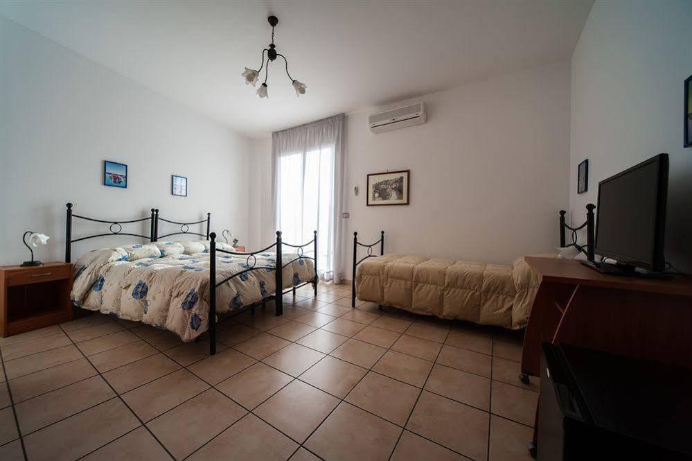 Fragolina B&B Furci Siculo Exterior photo